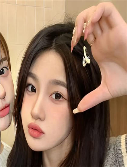 独立电影技术揭秘：《亡者之妻 第二季》的创作历程与幕后故事 ——深入探索独立电影的艺术世界